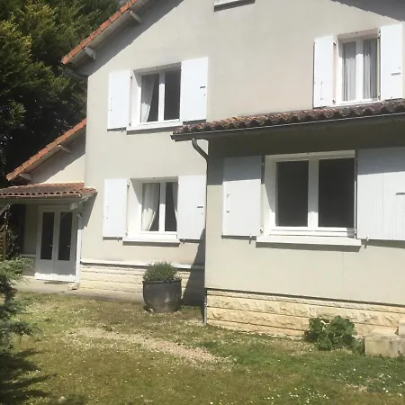 Les Pierrottes Nyaraló